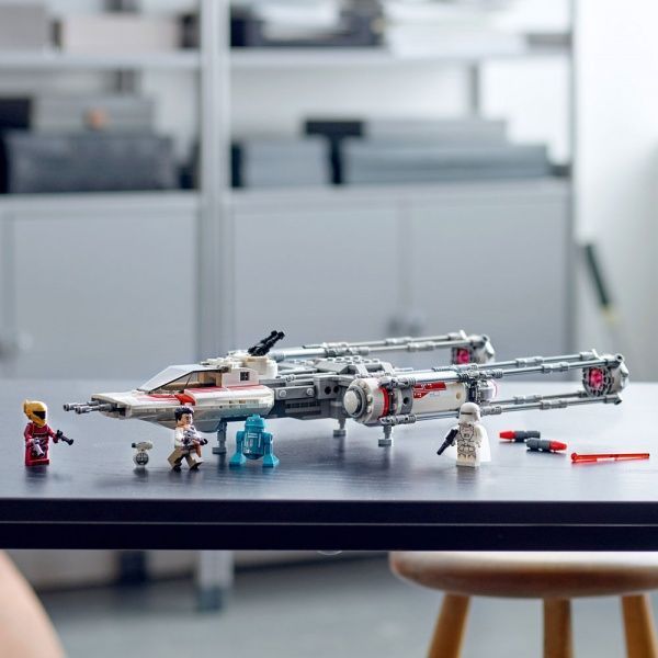 Конструктор LEGO Star Wars Погоня на спидерах в Пасаане 75250