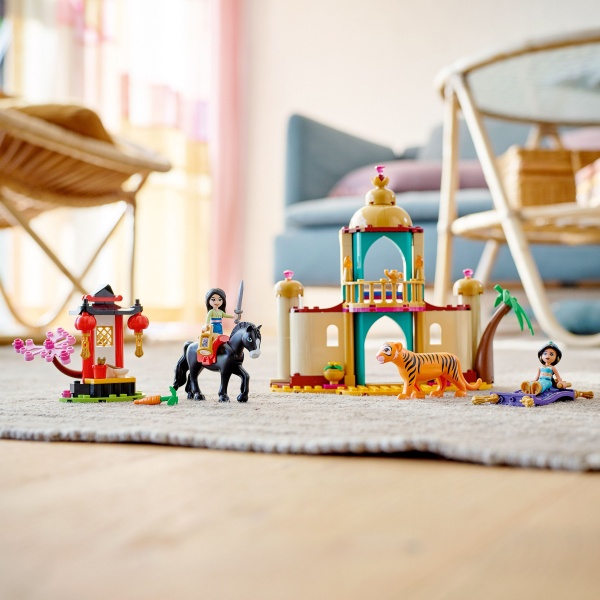 Конструктор LEGO ǀ Disney Princess Пригоди Жасмин та Мулан 43208