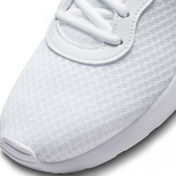 Кросівки Nike TANJUN DJ6257-105 р.41 білий