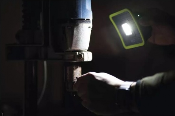 Фонарь прожекторный Emos P4539 LED 1000Lm Li-Ion черно-зеленый