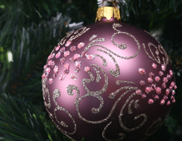 Елочная игрушка в форме шара с рисунком цветов 8 см AVG113310 