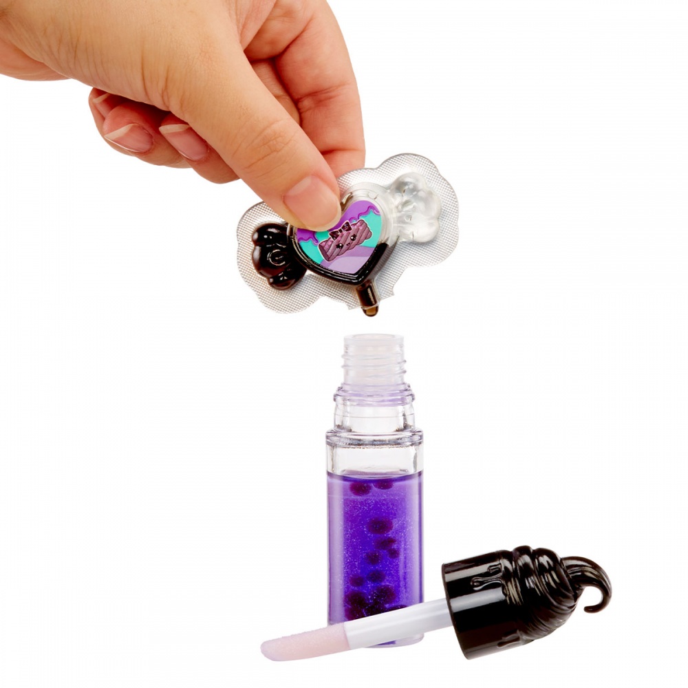 Игровой набор Yummiland с куклой и блеском для губ Блэйк Ликорис 545774