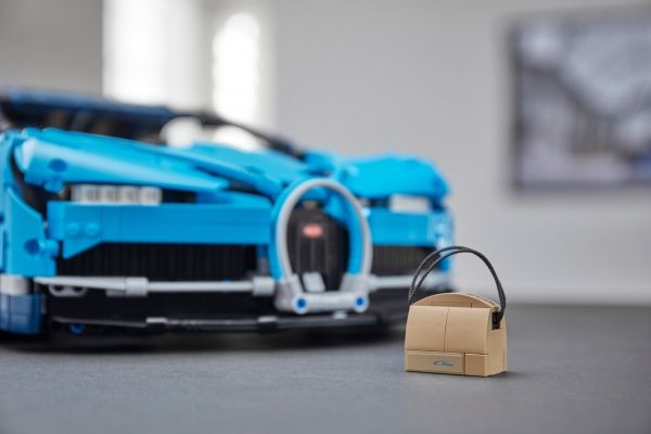 Конструктор LEGO Technic Bugatti Chiron 42083