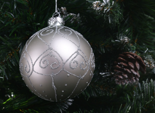 Ялинкова іграшка у формі кулі блакитна 8 см ACT405160 