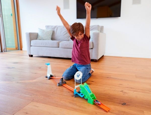 Игровой набор Hot Wheels Суперпрыжок FLL00