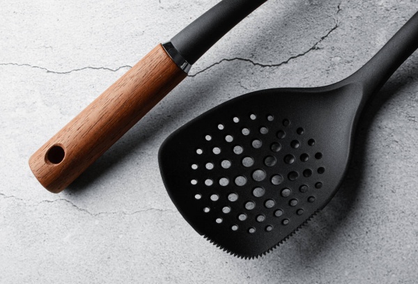 Лопатка с прорезями GT-5803 орех Gusto