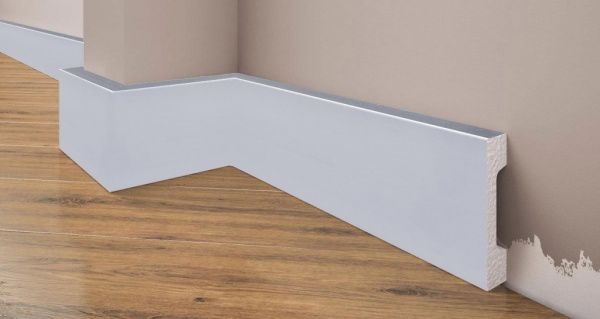 Плінтус Elegance LPC-23 Cezar сріблястий 15,3х68,4х2000 мм 