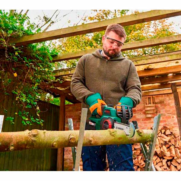 Электропила Bosch 0.600.8B8.000 аккумуляторная UniversalChain 18