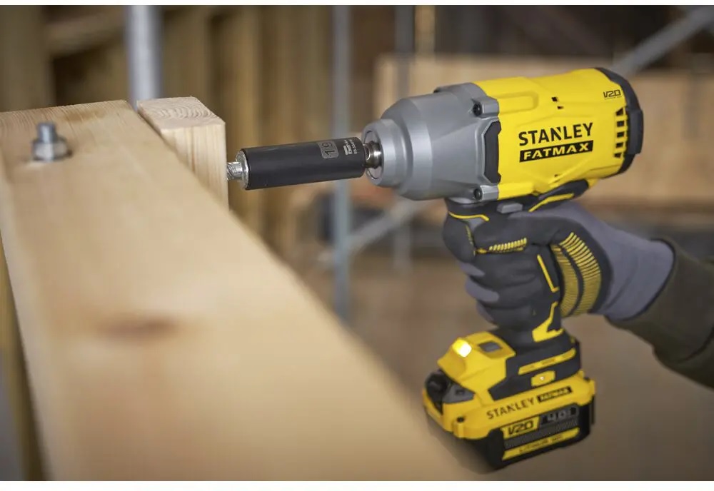 Гайковерт ударний акумуляторний Stanley FatMax SFMCF940M1