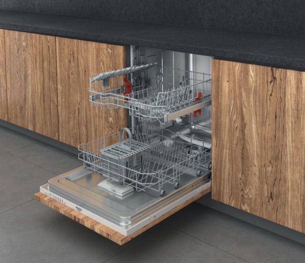 Вбудовувана посудомийна машина Hotpoint Ariston HIS 3010