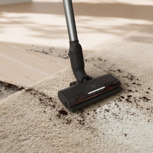 Пылесос аккумуляторный Electrolux EP71UB14DB black 