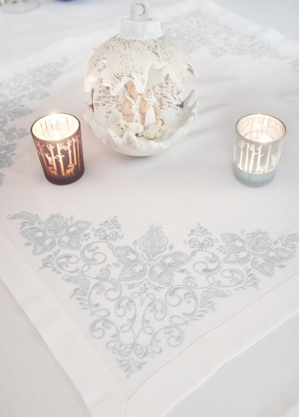 Доріжка на стіл Сяйво 60x60 см білий/срібний Едельвіка 