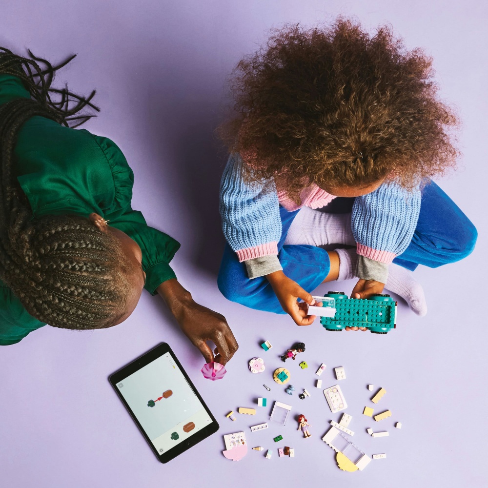 Конструктор LEGO Friends Хартлейк-Сіті. Фургон із морозивом 42644