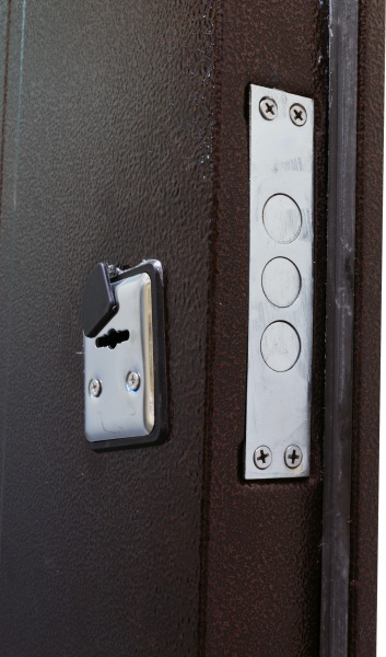 Двері вхідні металеві Y1S043C056 2 замки (соти) коричневий 2050x950 мм праві