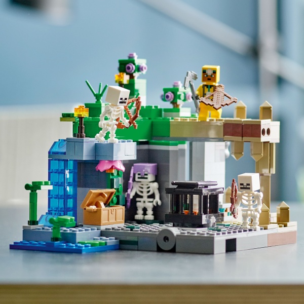 Конструктор LEGO Minecraft Підземелля скелетів 21189
