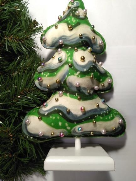 Прикраса новорічна на підставці Ялинка сніг з перлинами 30 см 