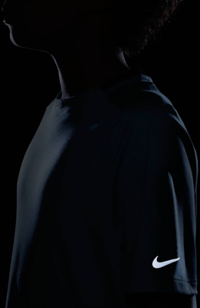 Футболка Nike B NK DF MULTI TECH SS TOP FB1292-309 р.M зелений