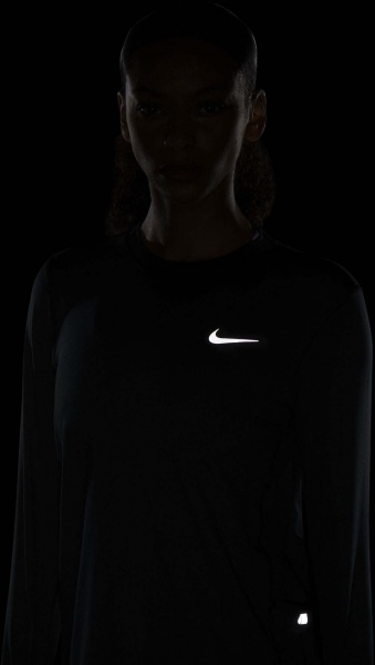 Джемпер Nike W NK DF ELEMENT CREW CU3277-010 р.M чорний