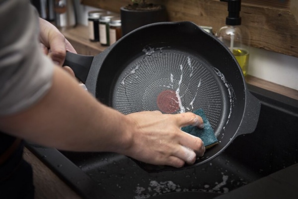 Сковорода Robusto 26 см E2490544 Tefal