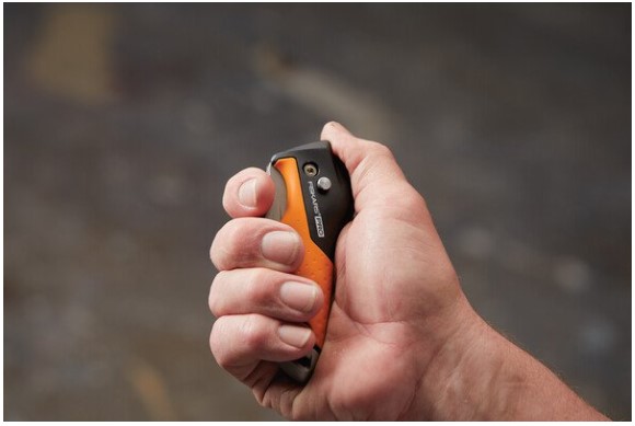 Нож складной Fiskars CarbonMax 1061193