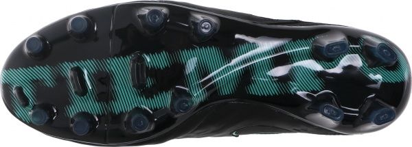 Бутси Nike TIEMPO LEGEND 819177-004 р. US 8 чорний