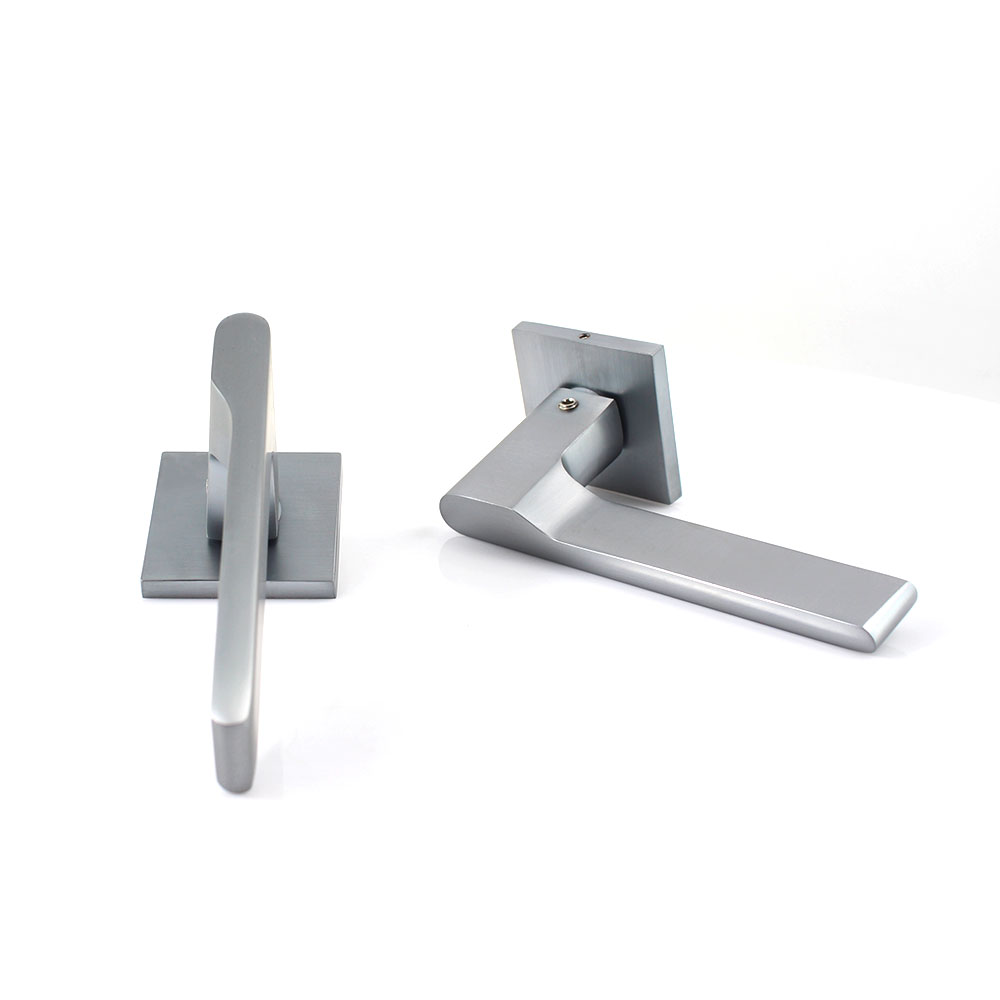 Ручка на розетці Comit Strait Q брашований матовий хром