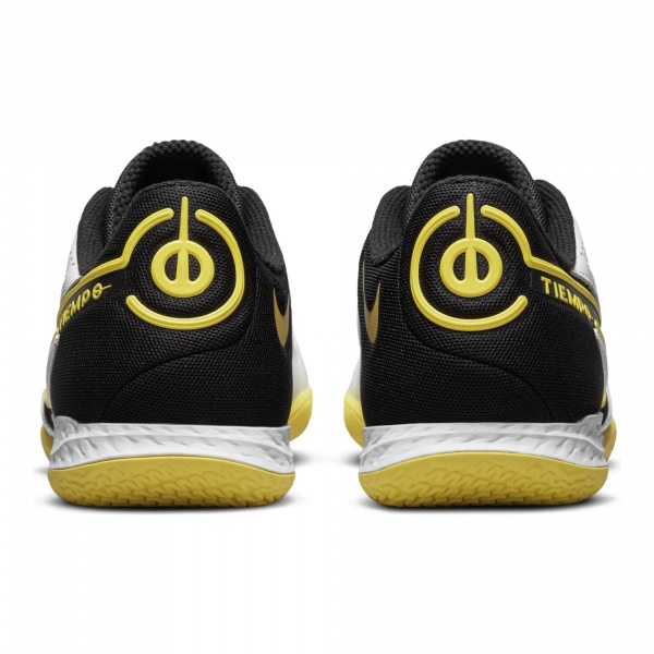 Футзальная обувь Nike React Tiempo Legend 9 Pro IC DA1183-107 р.US 7,5 белый