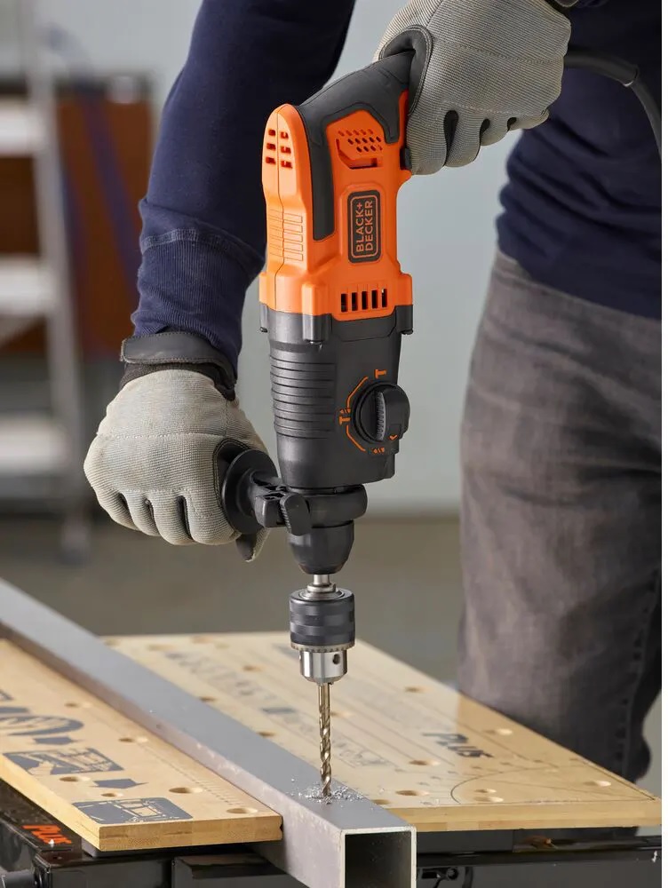 Перфоратор Black+Decker BEHS01K