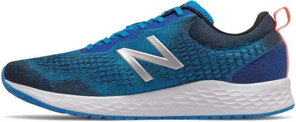Кросівки New Balance MARISCB3 р.US 7,5 синій