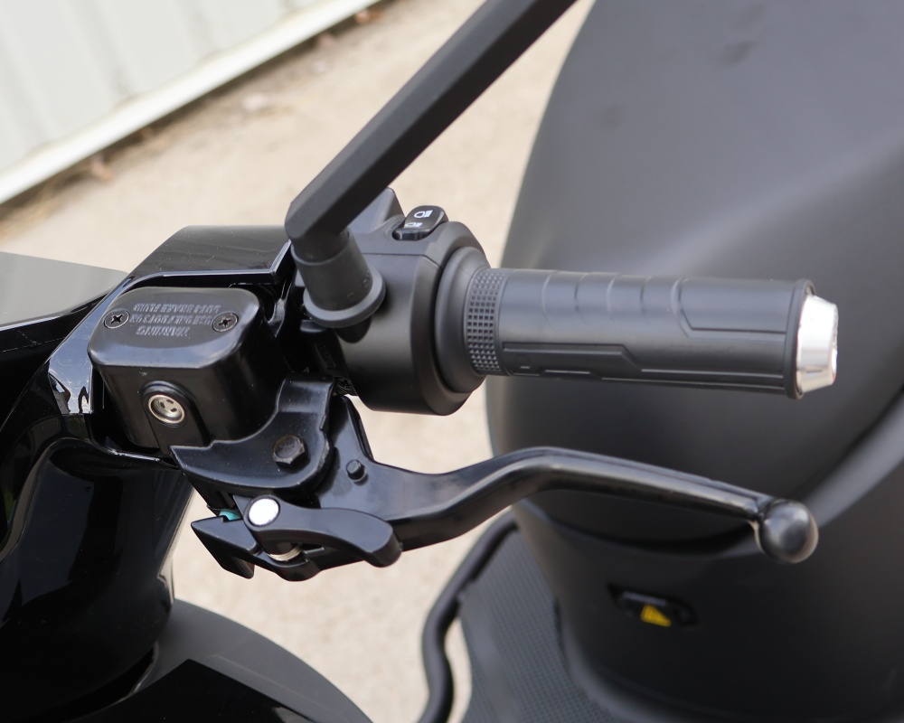 Электроскутер Maxxter ECLIPSE (Black), 2500 Вт