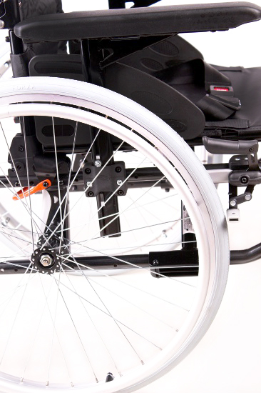 Коляска инвалидная INVACARE Action 2 NG 43 см