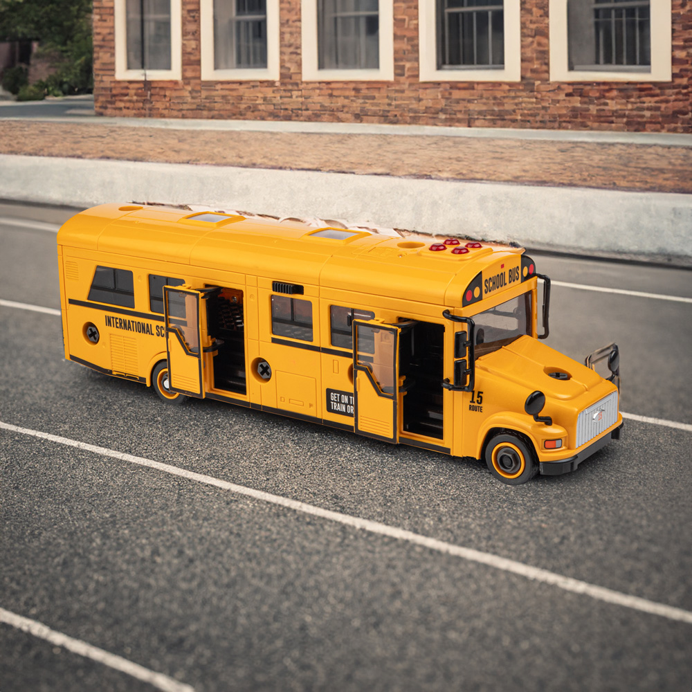 Автоконструктор Школьный автобус 1:24 532.02.03