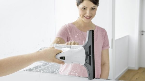 Комплект Karcher підлогомийна машина для дому FC 3 Cordless Premium + склоочисник WV 1 Plus 