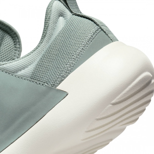 Кросівки Nike E-SERIES AD DV8405-002 р.38 зелений