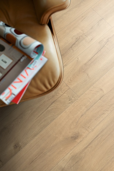 Ламінат Egger EHL V4 142 1523900 дуб лойя натуральний 32/АС4 1292х193х8 мм 