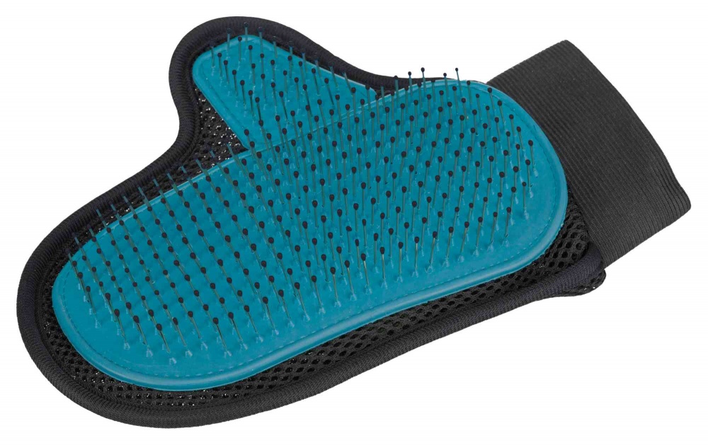 Перчатка массажная Trixie для вычесывания шерсти 18x24 см