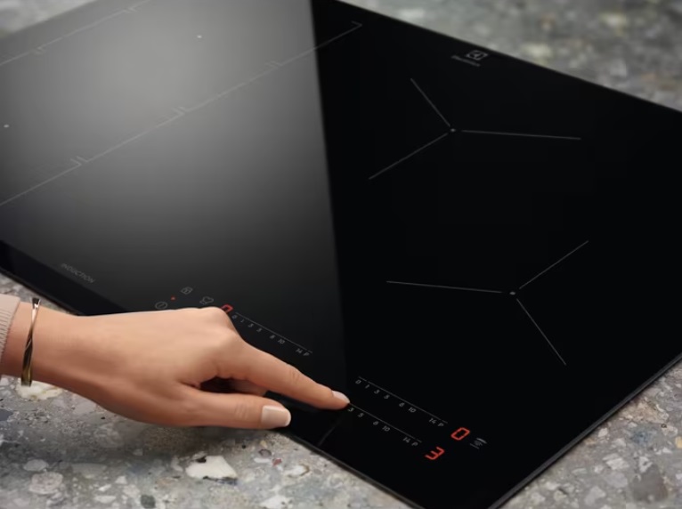 Варильна поверхня індукційна Electrolux CIV634