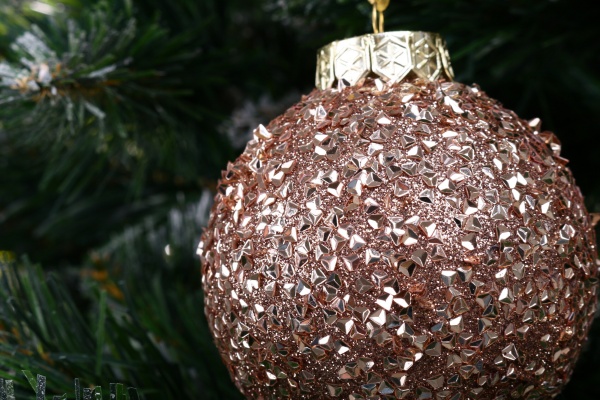 Елочная игрушка в форме шара с пайетками и блестками 8 см CAA126690 