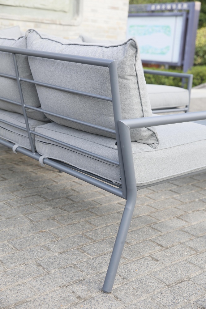 Комплект металлической мебели Чикаго (угловой диван + столик 68х68х34 см) серый