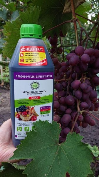 Добриво органічне Українські гумати для плодово-ягідних дерев та кущів 1 кг