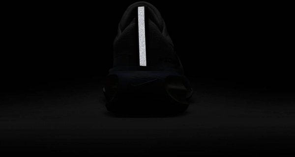 Кроссовки Nike ZOOMX INVINCIBLE RUN FK 3 DR2615-100 р.42 белый