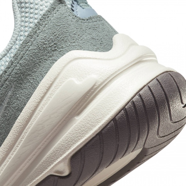 Кроссовки Nike TECH HERA DR9761-001 р.40,5 хаки