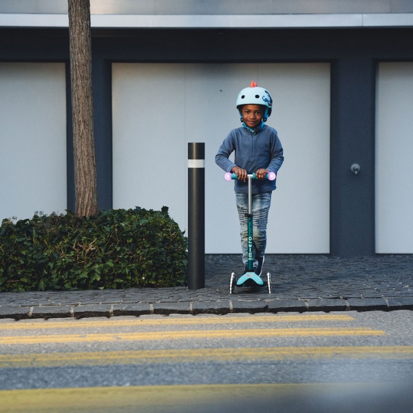 Самокат Micro Mini Deluxe Magic аквамарин 