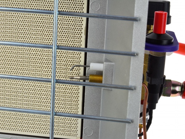 Обогреватель газовый GEKO 4600 с PIEZO G80531 Обогреватель газовый