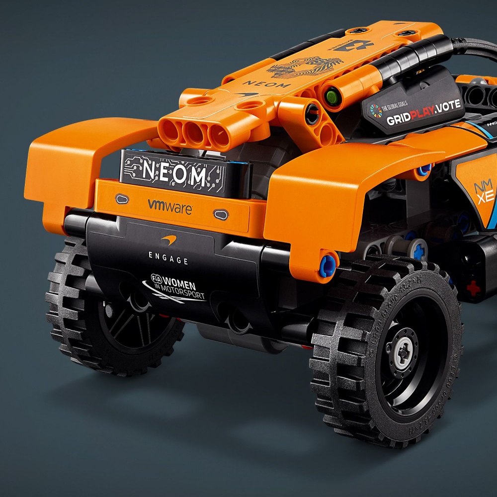Конструктор LEGO Technic Автомобиль для гонки NEOM McLaren Extreme E 42166
