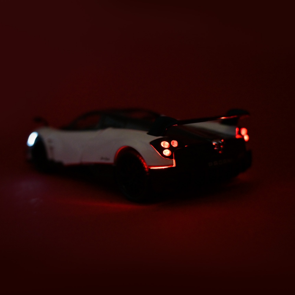 Машинка Автопром 1:24 Pagani Huayra BC AP7748