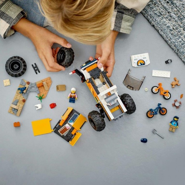 Конструктор LEGO City Пригоди на позашляховику 4x4 60387