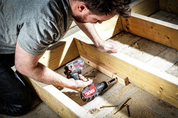 Шуруповерт ударний акумуляторний SKIL Compact CD1E3075CA