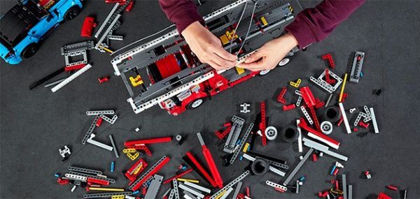 Конструктор LEGO Technic Автовоз 42098