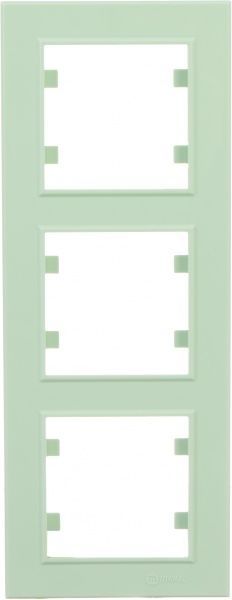 Рамка трехместная Makel Karea вертикальная светло-зеленый